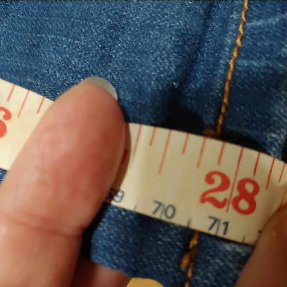 Gloria Vanderbilt Amanda Slim Jeans - Picture 4 of 5